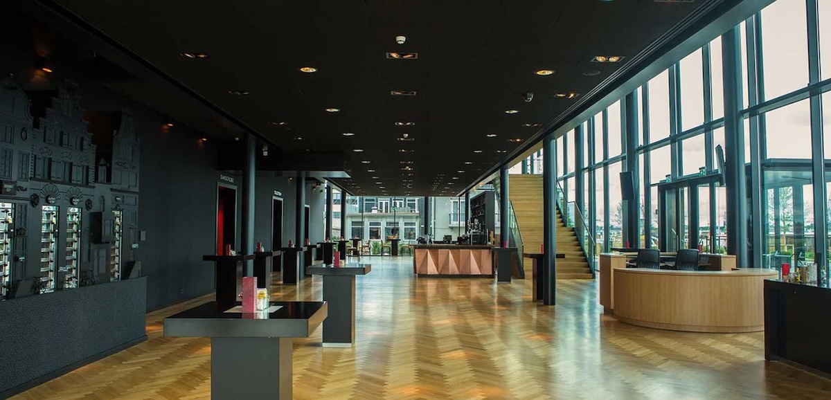 theater-ams-02